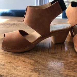 Nina Z nyc cognac sandal